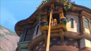 Disney Tangled Flynn escaping