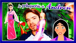 La peluquería de Andrew - Lavar y alisar pelo de muñeca