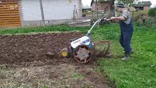 Вспашка плугом ПЦ-1-18 мотоблоком с Мультиагро. Тяжëлый сырой суглинок. Plowing with a plow.