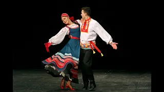 «А я по лугу», Ансамбль имени Устиновой. "And I'm in the Meadow", Ustinova Ensemble.