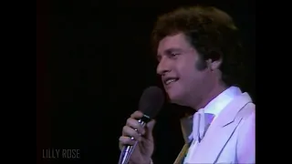Joe Dassin - Salut les amoureux (live Théâtre De l'Empire 1976)