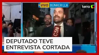 Eduardo Bolsonaro é cortado ao defender armas em TV argentina: 'Por isso tiraram o pai dele'