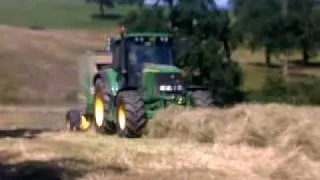 foin 2010 avec tracteur john deere 6520 & presse john deere 582 hiw flow dans  le 12