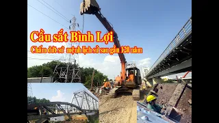 Thuyền mắc kẹt khi đang tháo dỡ cầu sắt Bình Lợi | Boat stuck while dismantling Binh Lo | Saigon Now