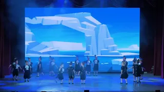 Танец "Пингвины", в исполнении образцового коллектива "Ансамбль эстрадного танца "Аssоль".