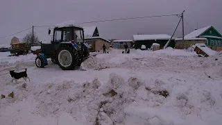 ЧИСТИМ СНЕГ У ДОМА В ДЕРЕВНЕ, НОВЫМ ТРАКТОРОМ!