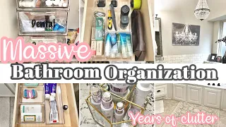 MASSIVE BATHROOM ORGANIZATION 2021 / BATHROOM DECLUTTER AND ORGANIZATION / BATHROOM ORGANIZING IDEAS