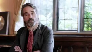 Jeremy Irons describes the auction item given to The Sunflower jam 2011