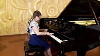 В.Моцарт " Венская сонатина N6" C-dur. Кучанская София,9 лет.