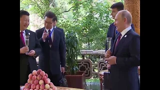 Владимир Путин поздравил китайского лидера Си Цзиньпина с днём рождения