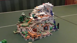 Lego Minecraft: The Mountain Cave Set 21137 Set Review!