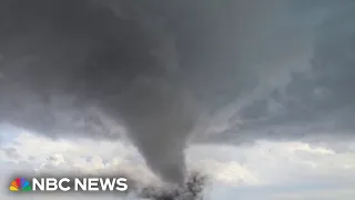 More than a dozen tornadoes reported in Nebraska and Texas