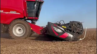 Cosechadora Case IH 9250 con plataforma MacDon de 45 pies