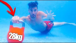 QUIEN AGUANTA MAS BAJO EL AGUA DE LA PISCINA !?? RETO EXTREMO CON 28 KILOS Makiman