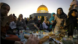 Palestinians are breaking their fast on Shab e Barat in Al AQSA Mosque