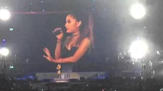 Ariana Grande addresses LGBTQ community in Dallas, Texas