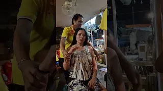 Жёсткий массаж от тайского профи! Хруст в шее - жесть! Thai massage profi work (shot version)