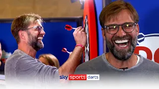 When Jürgen Klopp took on Raymond van Barneveld at PDC World Darts Championship 🎯