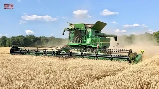 Big 45ft John Deere 745FD HydraFlex Draper Harvesting Wheat