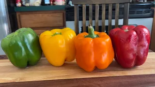 Comparing Bell Peppers [Green, Yellow, Orange, and Red]