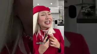 Стюардесса Джинни. @jeenie.weenie  Тайный Санта на борту самолета 🎅