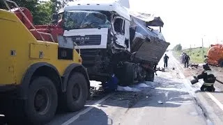 Top truck crashes, truck accident compilation 2013 Part 9