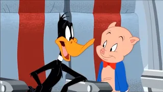 “spring break” (Daffy Duck, Porky Pig) The Looney Tunes Show