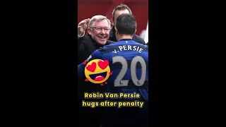 Robin van persie hug Sir Alex Ferguson after perfect penalty