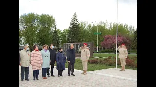 Стаханов. Жевлаков. Торжественная церемония поднятия государственного флага состоялась в Стаханове