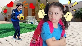 Mimi e Julinha e a História Sobre Bullying na escola - Story About School Bullying (Mimi Julinha)