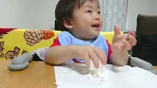 🍒Toddler who wants to break a boiled egg 👶 ♥ 🥚【満面の笑み】ゆで卵を割りたくて仕方ない幼児👶♥🥚