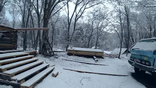 Строим нашу большую ИЗБУ в ТАЙГЕ. ПЕРВЫЙ СНЕГ.