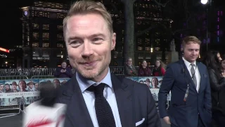 Ronan Keating sings in Russian!