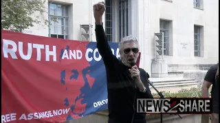 Roger Waters of Pink Floyd speaks out for Julian Assange at DOJ Headquarters in DC