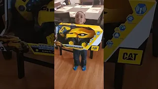 Unboxing my new CAT Massive Mover Remote Control Dump truck!!