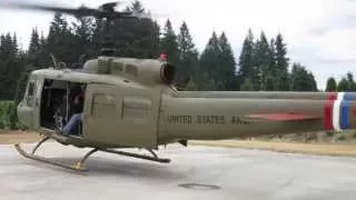 UH-1H Huey, Low-Level Approach and Landing.