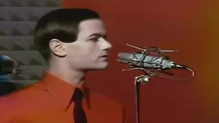 Kraftwerk - The Robots (16:9)