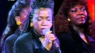 Giving Up - Tonette McKinney (with The Raelettes & Ray Charles)