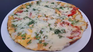 Delicious breakfast recipe in 5 minutes. Tomato and egg pizza.