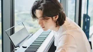 BTS SUGA PLAYING PIANO 10 minute version
