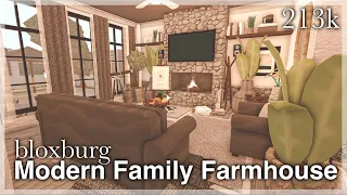 Bloxburg - Modern Family Farmhouse Speedbuild (interior + full tour)