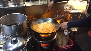 LIVE Bangkok, Thailand-World's Most Famous Pad Thai Restaurant-Thipsamai