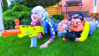 NERF Битва с Нерф Дроном против Привет Соседа и Харли Квин