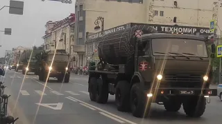 По улицам Тюмени прошла военная техника