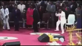 Bishop David Oyedepo, Dr Paul Enenche, & Bsp David Abiyomie dancing in celebration & praise of God