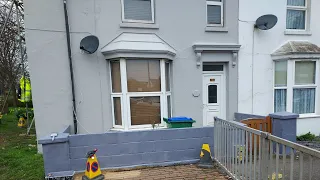 Exterior painting tidying up