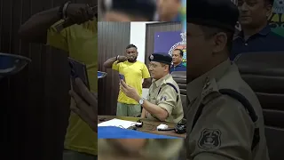 ips Abhishek pallav 🇮🇳 gangster Bhai ko rampuri chaku pda mhnga😂😲