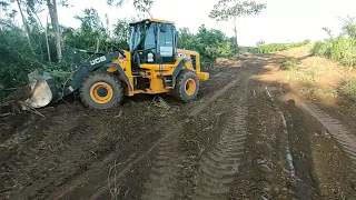 PÁ CARREGADEIRA JCB 426ZX  LIMPEZA DE ESTRADA