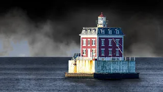 Isolated in a Lighthouse: From Dream to Nightmare