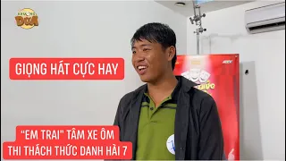 “Em trai” Tâm Xe Ôm làm bốc vác thi Thách Thức Danh Hài 7 khoe giọng hát ngọt ngào, ước mơ làm ca sĩ